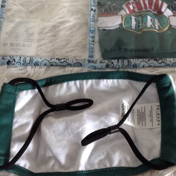 FRIENDS Central Perk Face Mask - Picture 4 of 7